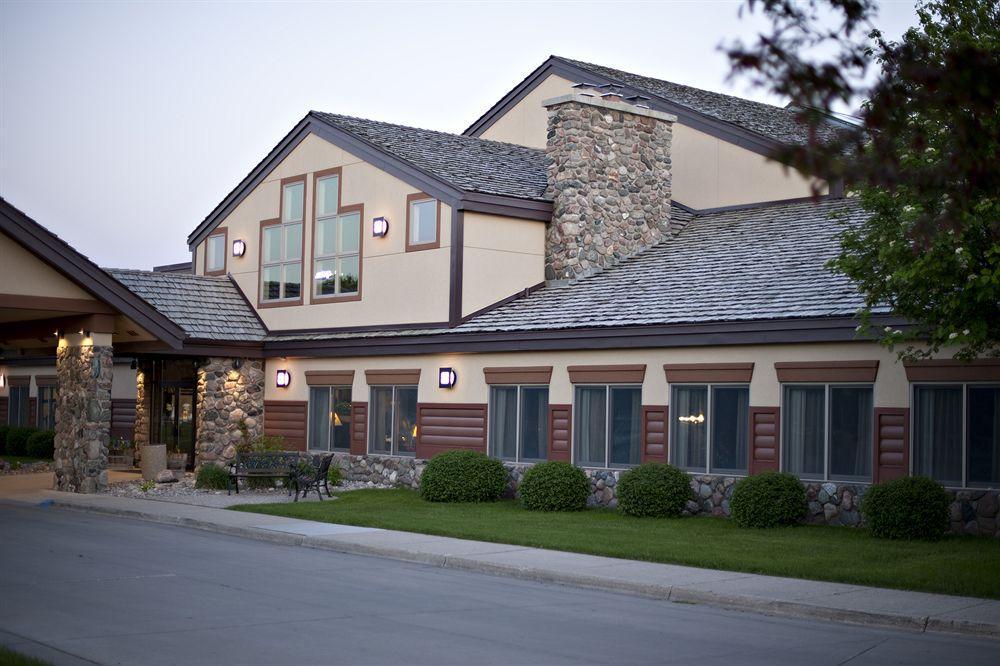 C'Mon Inn Grand Forks Exterior photo